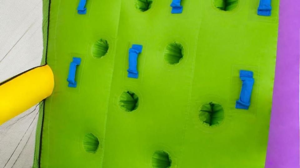 UGRÁLÓVÁR ÓRIÁS VÍZICSÚSZDA